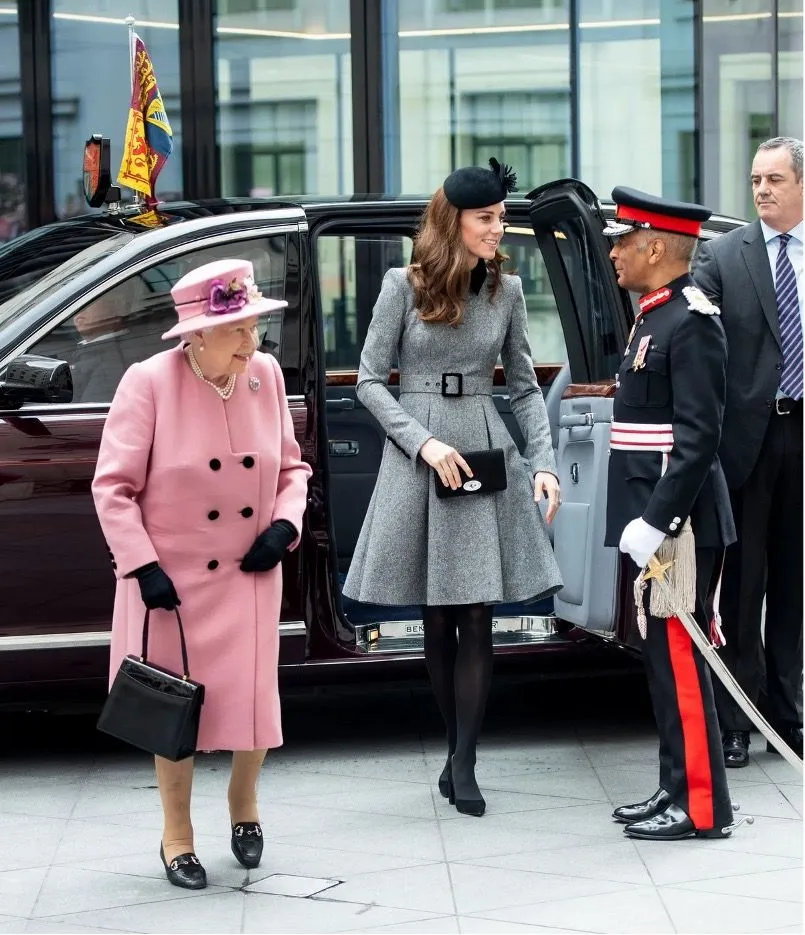 10. Inspect the Queen's Purse.jpg?format=webp