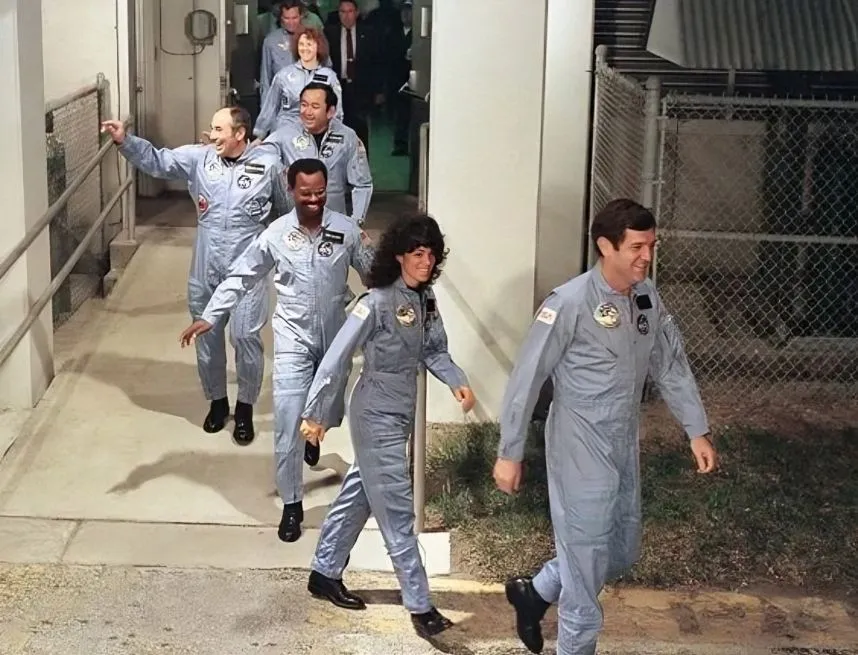 48 (2).jpg?format=webp