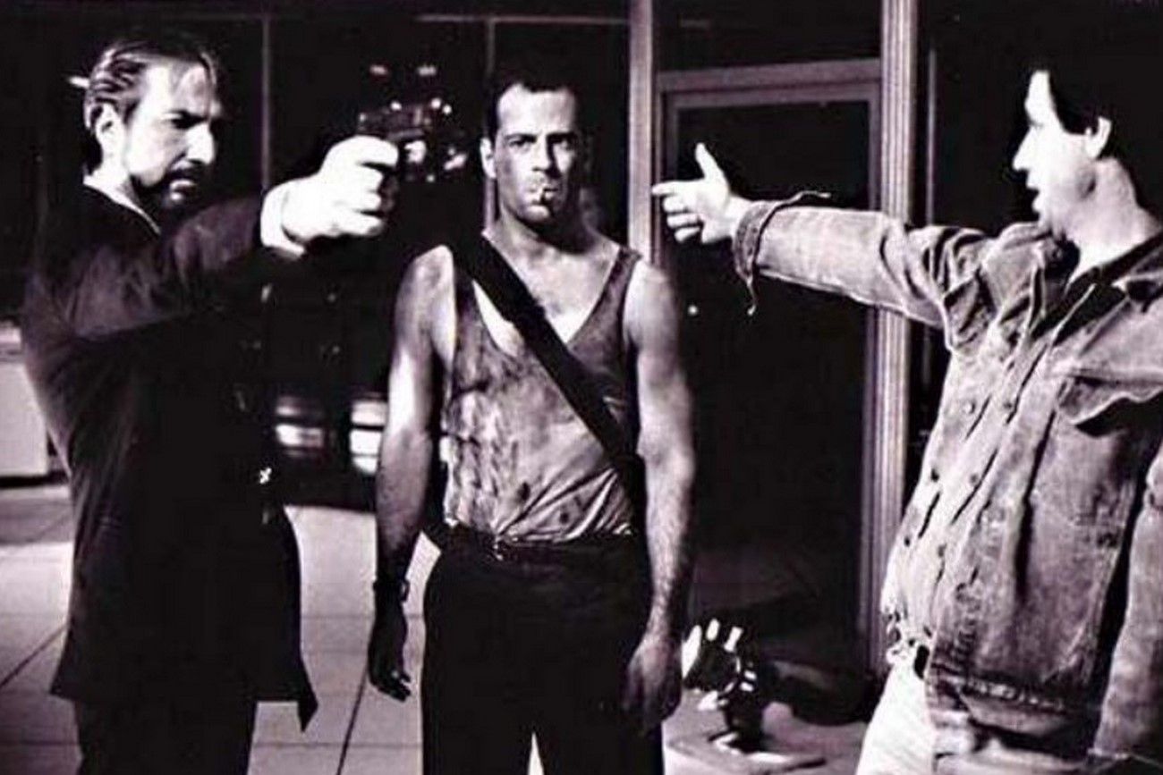 During the filming, Bruce Willis almost went deaf.jpg