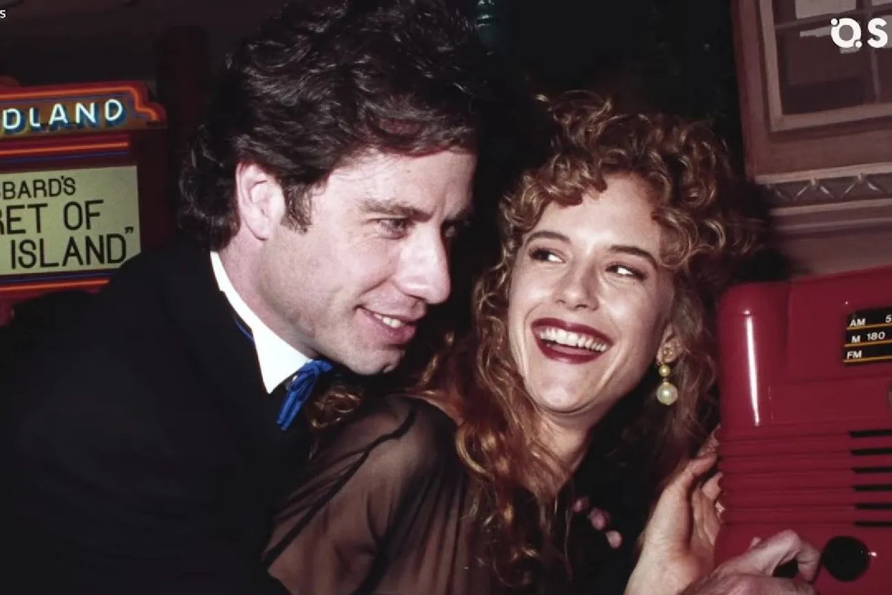 John Travolta – Kelly Preston at that time.jpg?format=webp