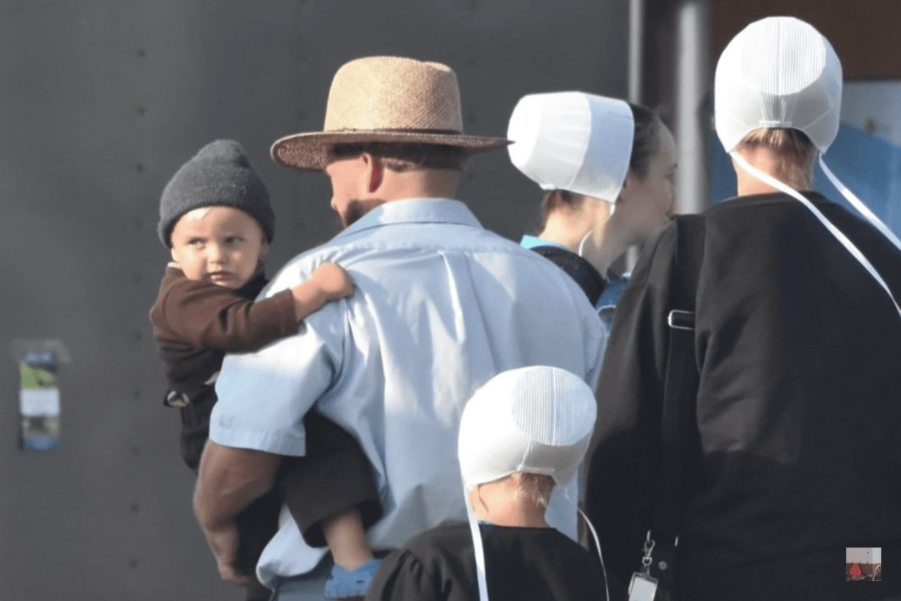 La familia Amish de hoy.jpg