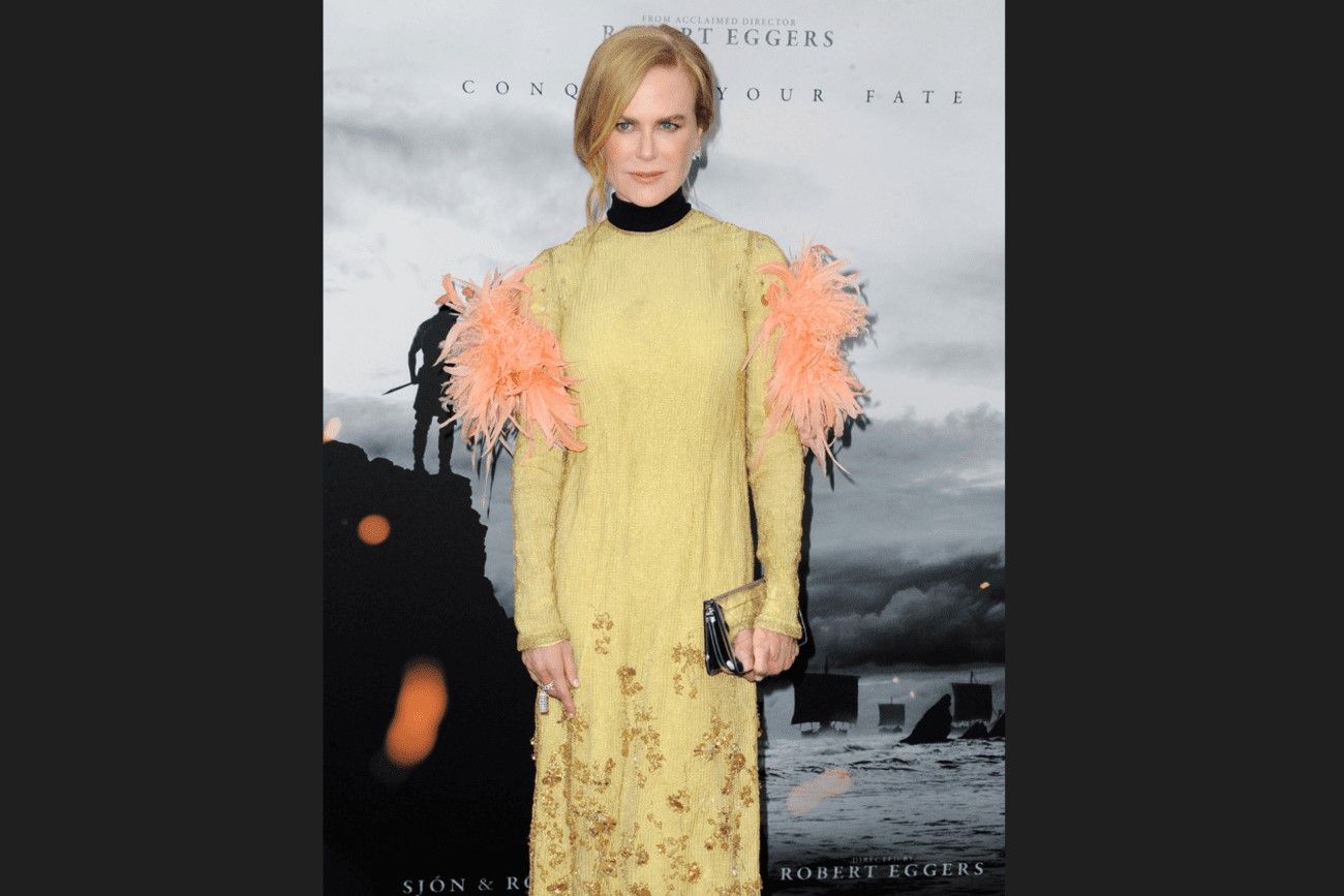 Nicole Kidman and pink feathers.jpg