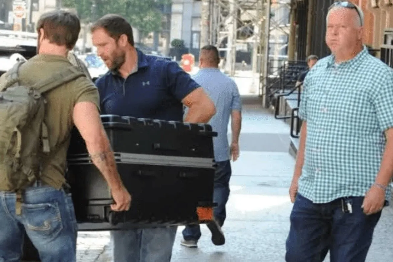Taylor Swift gets around town... in a suitcase.jpg?format=webp
